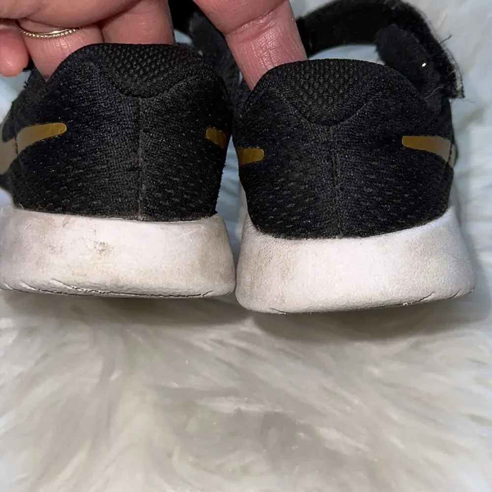 Nike | Tanjun Gold and Black Infant Sneakers Size 7C